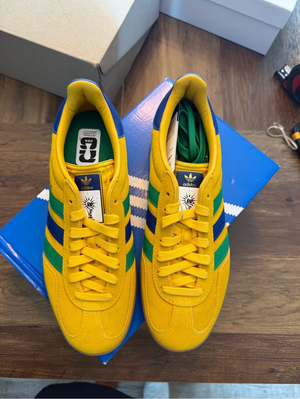 9.5 W adidas Men 8.5 Gazelles Sneakers in Yellow with Green & Blue Accents FIFA